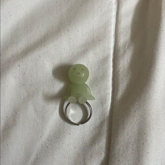baby smiski sitting ring - Picture 1 of 2